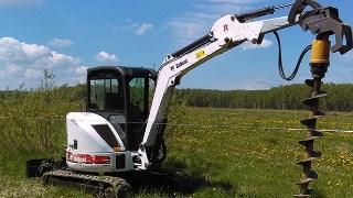 Аренда экскаватора погрузчика с ямобуром в Краснокаменск цена от 1563 руб